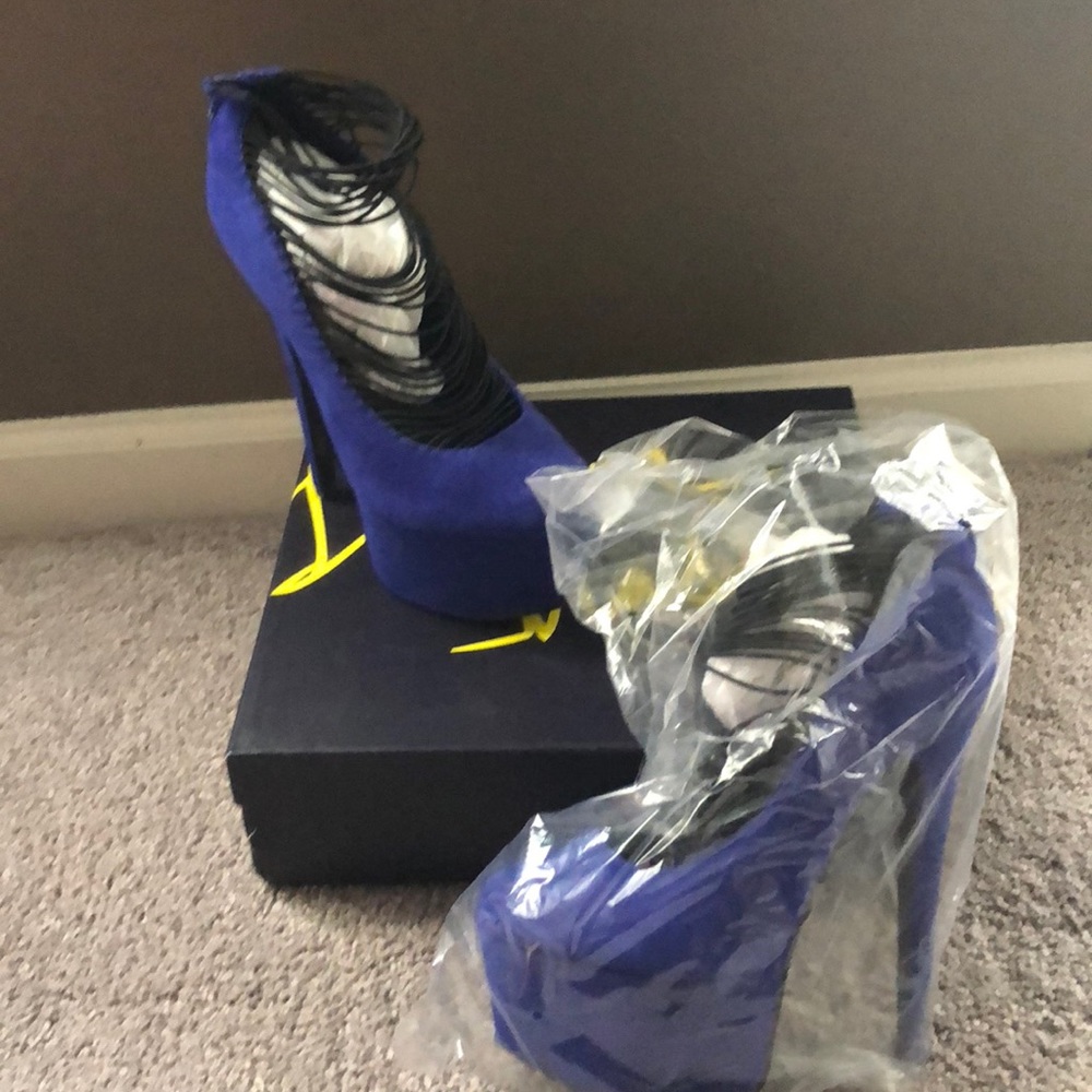 London Trash platforms